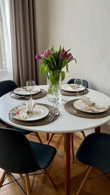 Exclusive Near Kafka's Head Appartement *